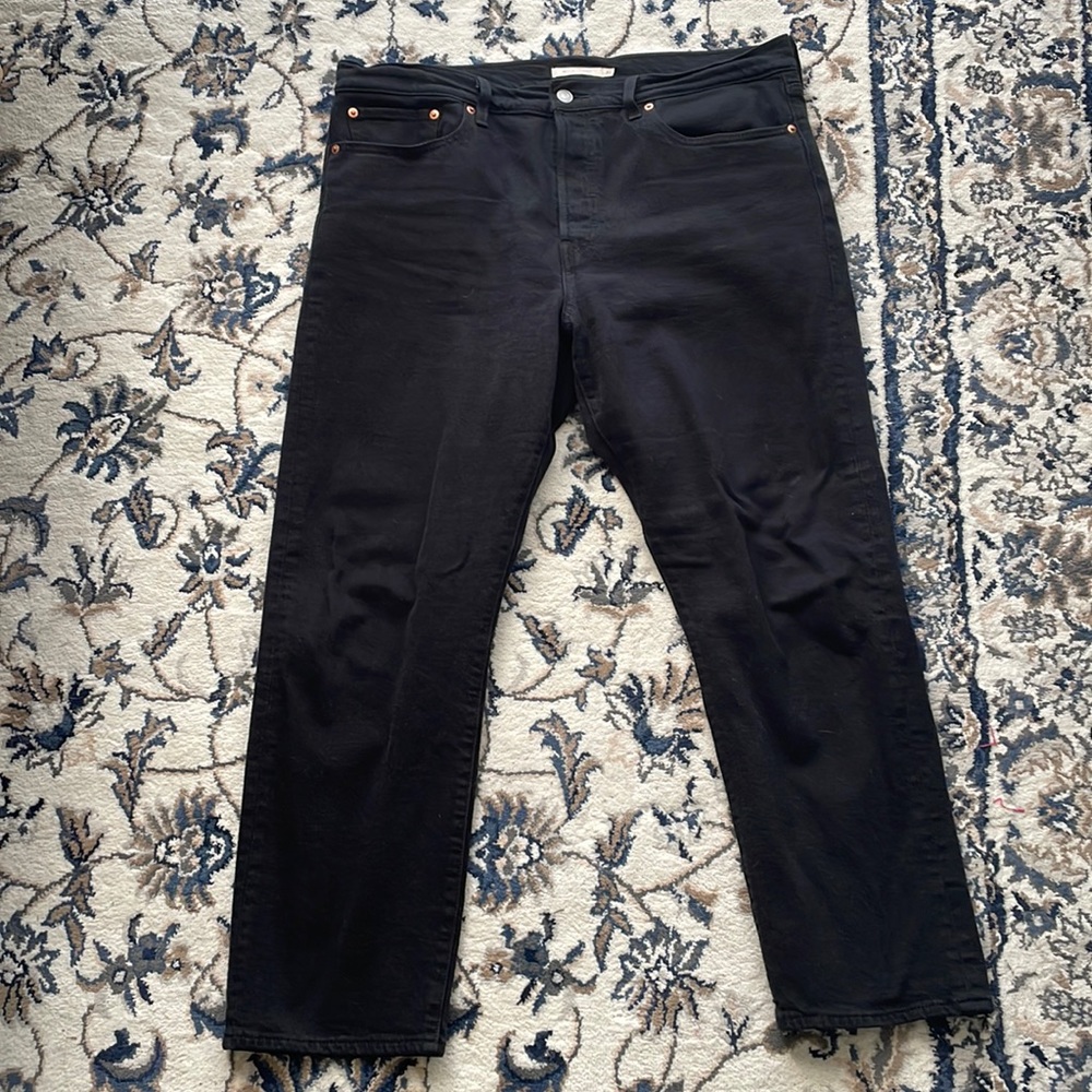 Levi’s Wedgie Straight Black jeans, size 33